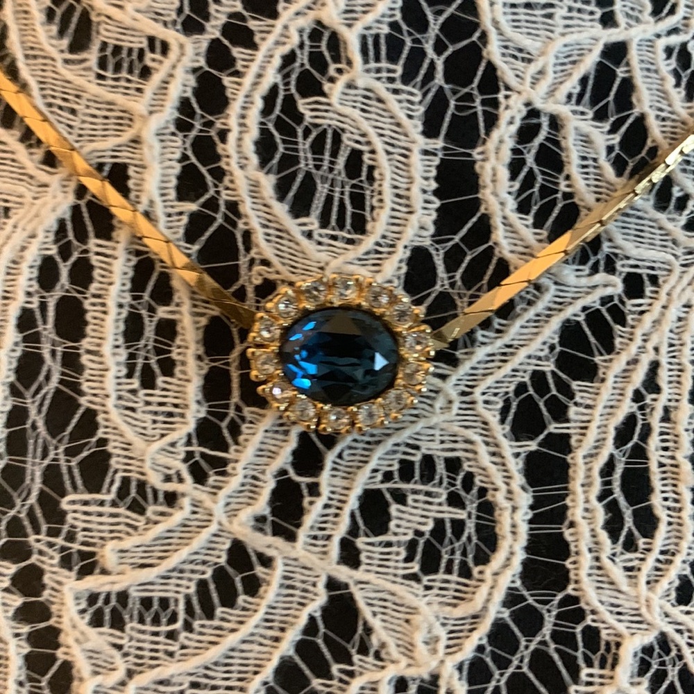 Gorgeous 1990’s Vintage Christian Dior gold-tone and blue signed Necklace - Picture 2 of 6